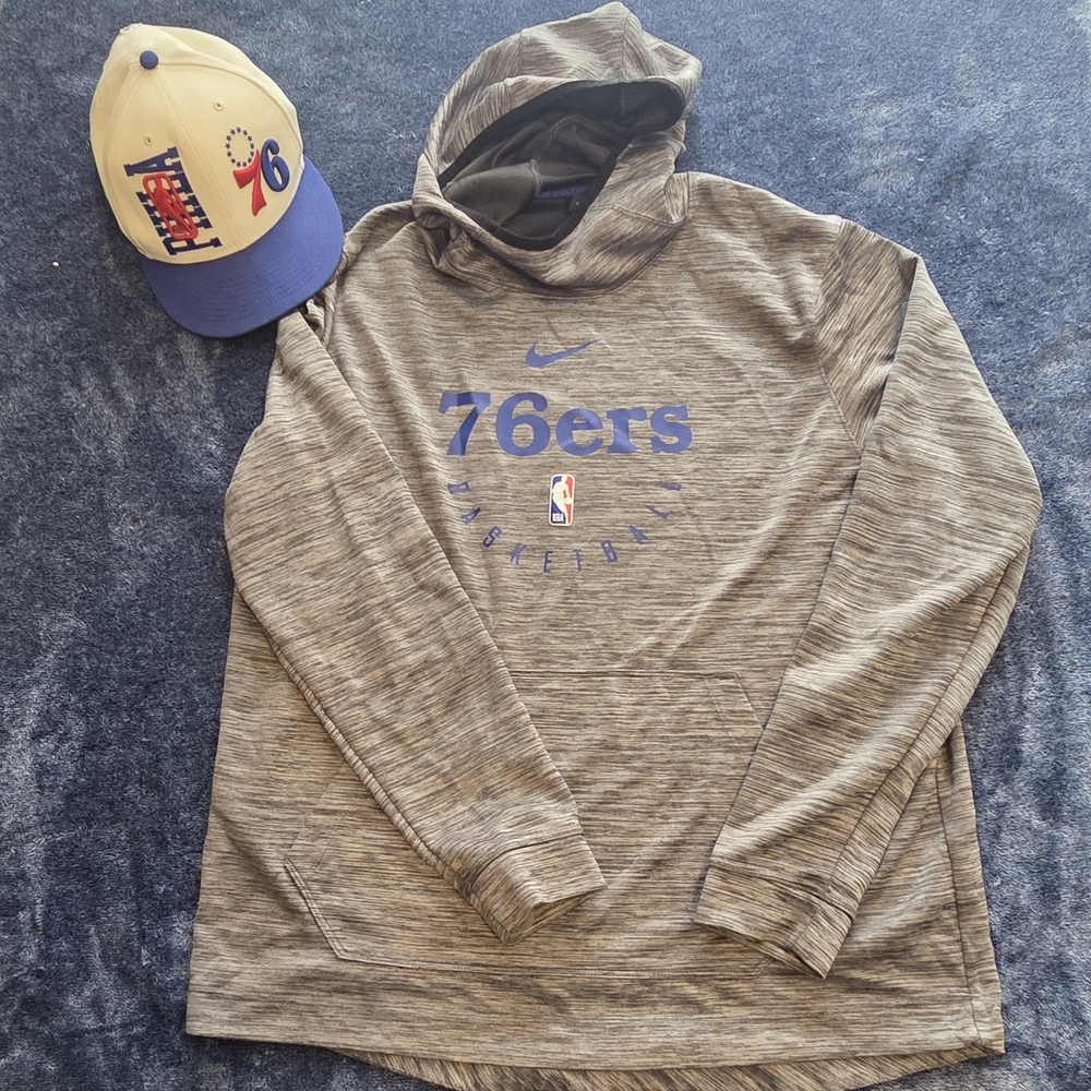 Nike Men's 76ers Basketball Hoodie and New Era 76ers Draft Day Cap